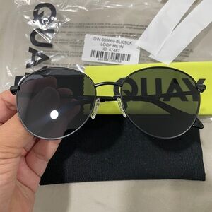 Quay Loop Me In black metal round sunglasses